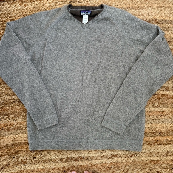 Patagonia Other - Patagonia Men’s Medium Grey Cashmere V Neck Sweater